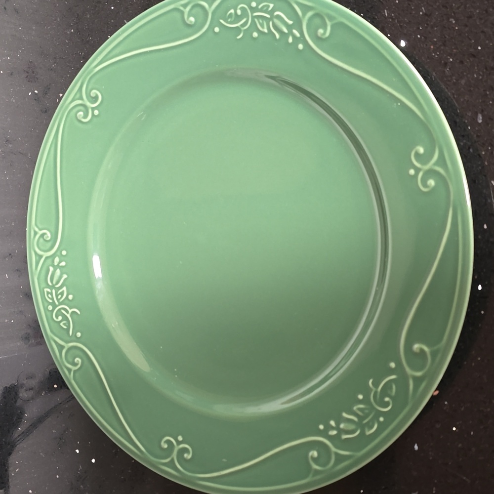 Rare. Princess House Veranda Green Dinner Plate